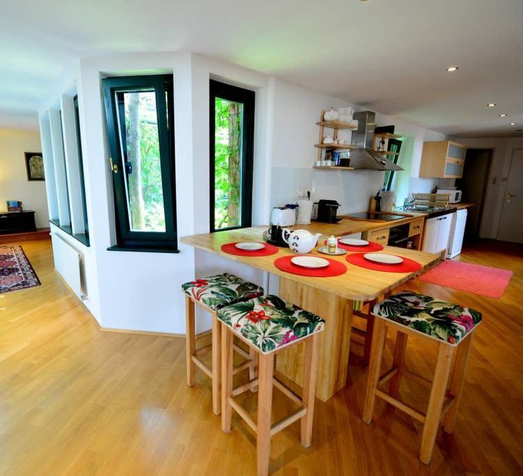 Green Haven Roofgarden Penthouse In Central Area Wina Bagian luar foto